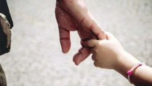 En el Alto Valle se buscan familias solidarias para una niña de 2 años y una adolescente de 13