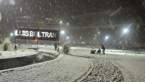 Video | ¡Impresionante!, la nieve llegó a Valle Medio y a San Antonio