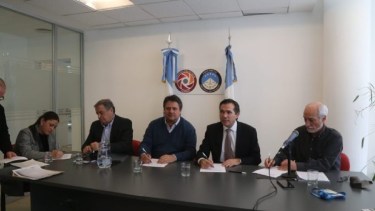 Incendio en el bajo de Neuquén: el acuerdo al que llegaron con banco Galicia incluye obras en escuelas (Foto: gentileza)