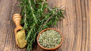 Romero: cómo usar esta planta para mejorar la salud del cabello