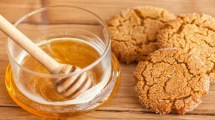 Imagen de Cómo hacer galletitas de miel húmedas por dentro y crujientes por fuera