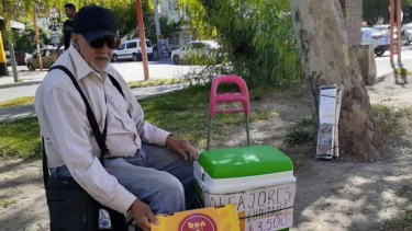 Murió un reconocido vendedor de golosinas en Cipolletti que aseguran tenía causas en su contra. Foto: gentileza Miguel Parra.