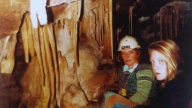 Recuerdo de una de las tantas recorridas por las cuevas neuquinas, con el objetivo de ayudar a preservarlas.