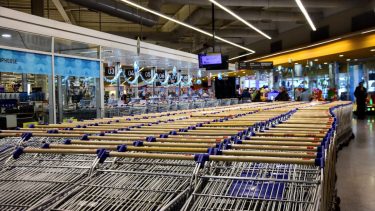El consumo de bienes aumentó menos que los servicios de alquiler, la luz, el gas y el combustible. Foto Cecilia Maletti.