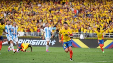 James Rodríguez marcó en un penal con polémica. (Foto: AP)
