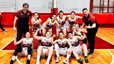 Las Rojas se hicieron fuertes en Paraná y ganaron sus primeros tres partidos en la LFFB. (Gentileza)