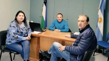 Yolanda Mansilla, Ariel Rivero y César Domínguez, antes del conflicto. El legislador roquense está hoy en La Libertad Avanza.