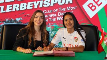 Yuliana Sanabria juega en el Beylerbeyi de Turquía.