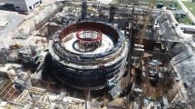Imagen de Paralizan la obra del primer reactor nuclear diseñado en Argentina y se registran 150 despidos