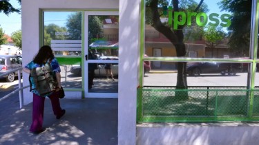Ipross alerta a sus afiliados por una estafa a través de mensajes de WhatsApp. Archivo