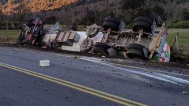 Murió el chofer de un camión de Tortoriello en Chile: un hombre quiso asistirlo y sufrió un paro. Foto: Bio Bio Chile