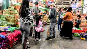 A qué hora empieza la feria única para comprar las frutas y verduras más barata de Neuquén este sábado