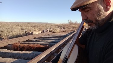 El artista neuquina celebra dos décadas en la música. (FOTO: Gentileza)