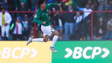 Miguel Terceros con un remate potente le dio el triunfo a Bolivia de local. 

