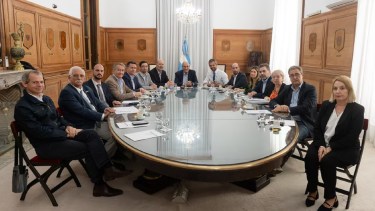 El Gobierno reunido con diputados aliados. Foto: gentileza Infobae. 
