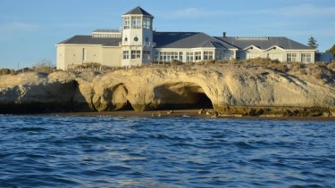 Murió ahogado un adolescente en una conocida playa de Chubut. Foto: gentileza Canal 12. 