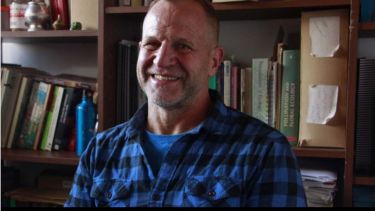Marcelo Aizen, es profesor del CRUB de Bariloche e investigador del Conicet. (FOTO: Gentileza)