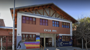 Corte de calle y denuncia de acoso sexual contra un docente en un secundario de Neuquén