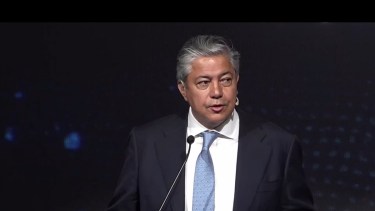 El gobernador Rolando Figueroa en el evento organizado por The Economist Group.