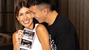 Lisandro Martínez anunció el sexo del hijo que espera con Muriel López Benítez: El tierno vídeo