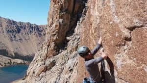 La vida de Martín Bisi, el escalador que vive entre montañas y adrenalina