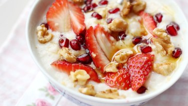 El postre de avena y frutas para ganar masa muscular. 