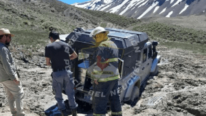 Al rayo del sol y sin señal, rescataron a una familia de Estados Unidos varada en el interior profundo de Neuquén