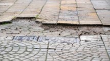 Imagen de Tropezó en una vereda rota de Roca y se quebró la pierna: ¿quién debe pagar la indemnización?