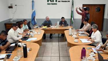 Nueva reunión paritaria entre Provincia y Unter en Viedma. Foto : Marcelo Ochoa.