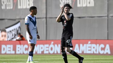 El streamer Spreen debutó en la Liga Profesional en Riestra al jugar un solo minuto. (Foto: Fotobaires)