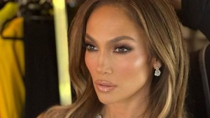 Jennifer Lopez sorprende a todos con nuevo rostro tras su separación de Ben Affleck