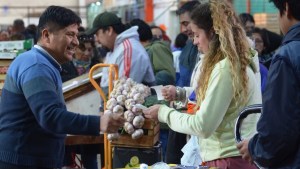 Mercado Concentrador: cambian el horario para comprar las frutas y verduras más baratas de Neuquén