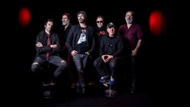 Los Caballeros de la Quema  lanzaron "Y acá me ves". 