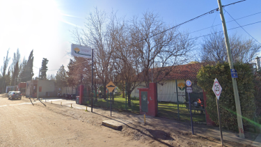 Hubo una amenaza de bomba en una escuela de Neuquén. Foto: Captura Street View