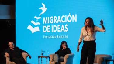 La científica María Eugenia Farias y equipo fundó una startup que usa microorganismos como fertilizantes de cultivos