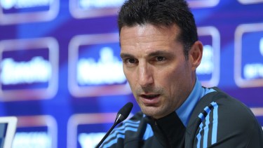 El DT argentino en la conferencia de prensa antes del partido ante Paraguay por Eliminatorias. 