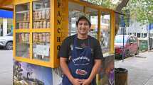 Imagen de Los mejores panchos de Neuquén, Charly el carrito más elegido entre los jóvenes