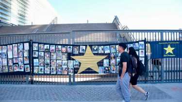 El movimiento Estrellas Amarillas acompañó a la familia de Matías García en el juicio. (Matías Subat)