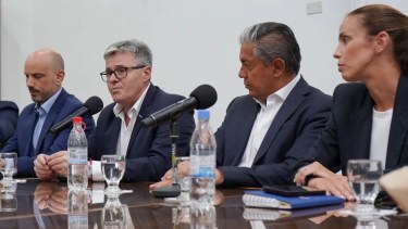 La apertura de los sobres de licitación se hizo en Neuquén (Fotos: gentileza)