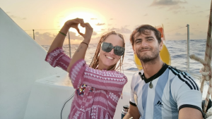 Wenceslao y Silvina: de mochileros a navegar el mundo en su velero