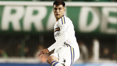 Malas noticias para Gago: Anselmino se desgarró y no llegaría a la semi con Vélez por Copa Argentina