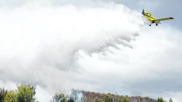 Los aviones hidrantes para atacar los incendios forestales en El Bolsón pertenecen al Servicio Nacional de Manejo del Fuego. Archivo