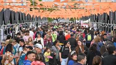La feria comenzó con un cielo nublado. Foto: Matias Subat