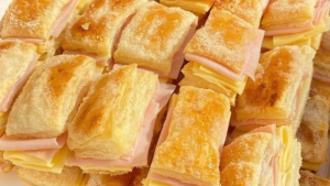 Cómo hacer fosforitos rellenos con jamón y queso, iguales a los de Bake Off