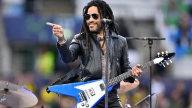 Jeans Oxford: el look «rocker» con el que marca tendencia Lenny Kravitz