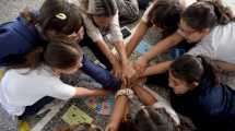 Imagen de «Huellas Azules», el original juego de mesa neuquino que sigue la Ruta del Toki Calfucurá