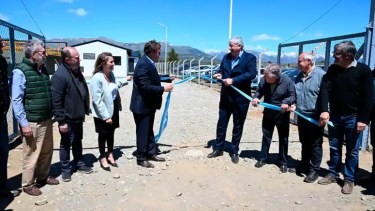 El gobernador Alberto Weretilneck encabezó hoy la inauguracion de la planta depuradora para el parque industrial y tecnológico de Bariloche. (Alfredo Leiva)