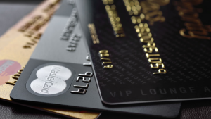 Banco por banco, cuánto cuesta mantener una tarjeta de crédito Platinum