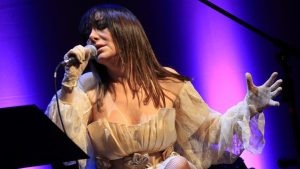 Adriana «La Gata» Varela llega a Neuquén con clásicos del tango y éxitos urbanos reversionados