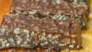 Turrón navideño súper económico con solo 2 ingredientes